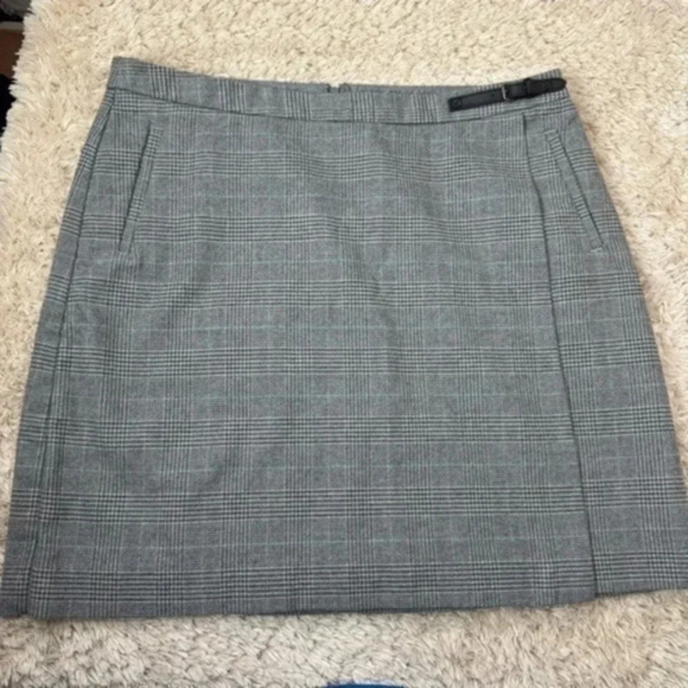 L.L bean Womens Classic Plaid Belt detail Gray skirt size 14 petite